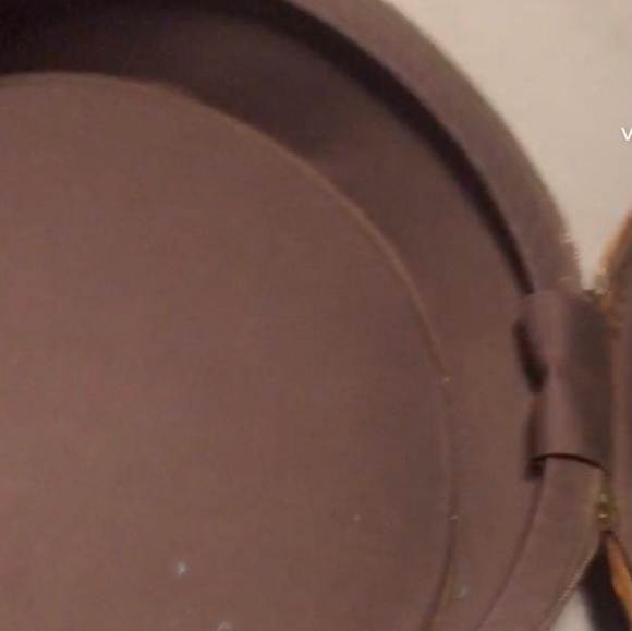 Vintage Louis Vuitton round travel bag - Picture 5 of 9